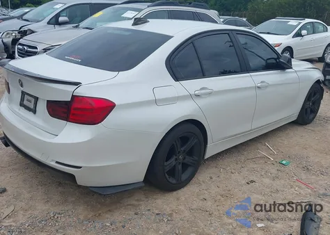 2012 BMW 328I из США, поврежденный, VIN WBA3A5G56CNP15801